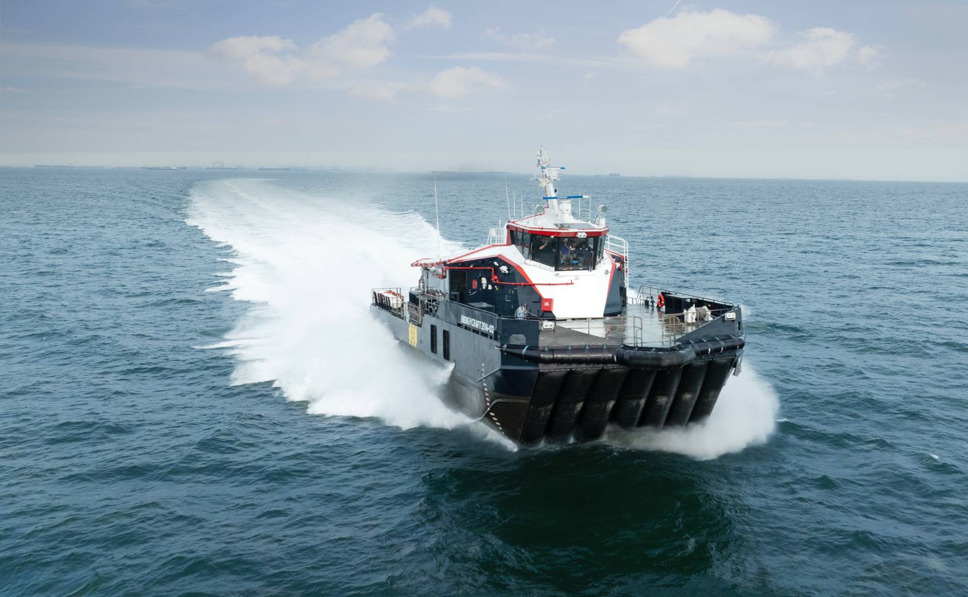 min-aircat-35-crewliner-2